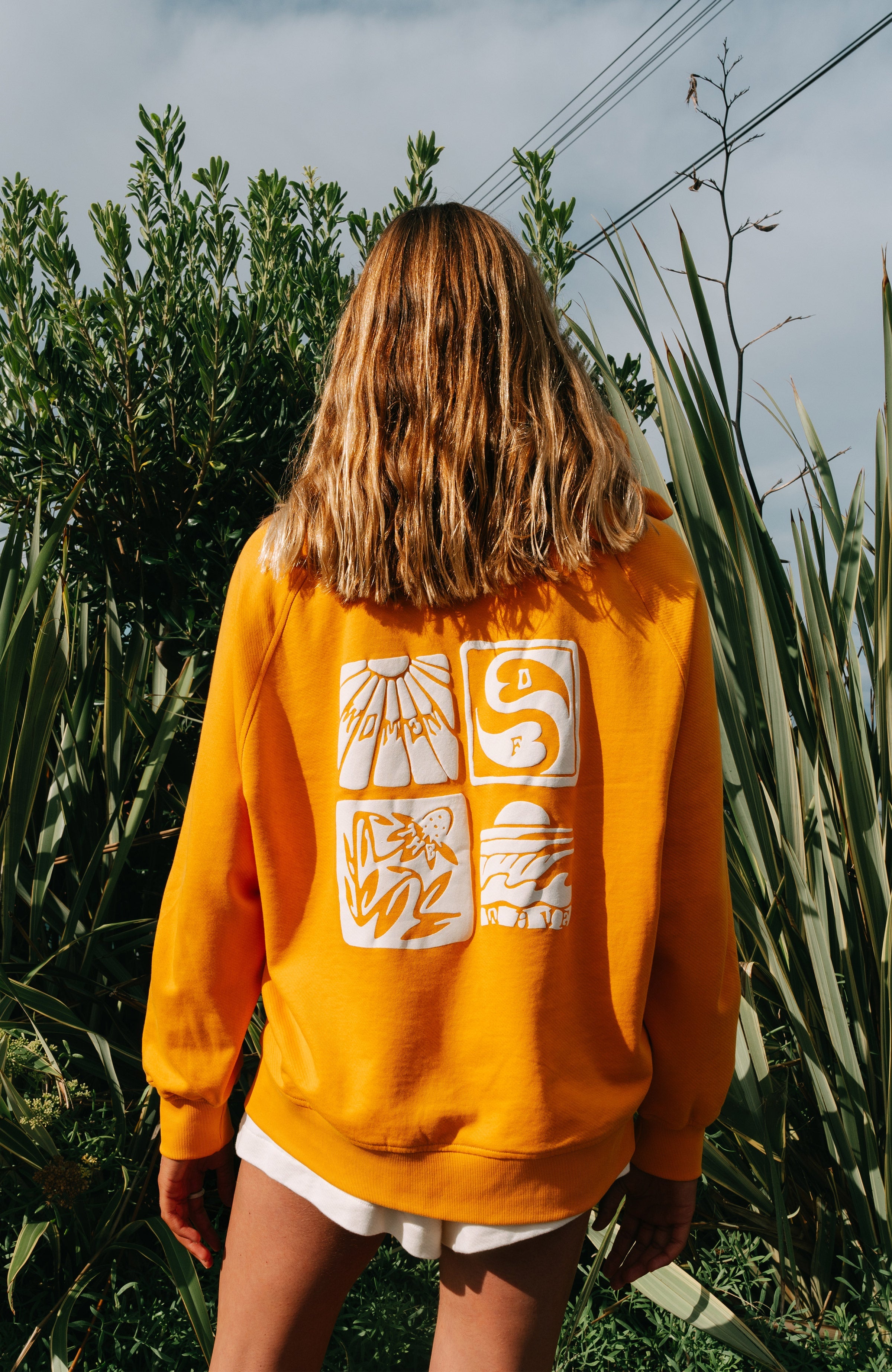 Women Of The Wave Hoodie Golden Honey
