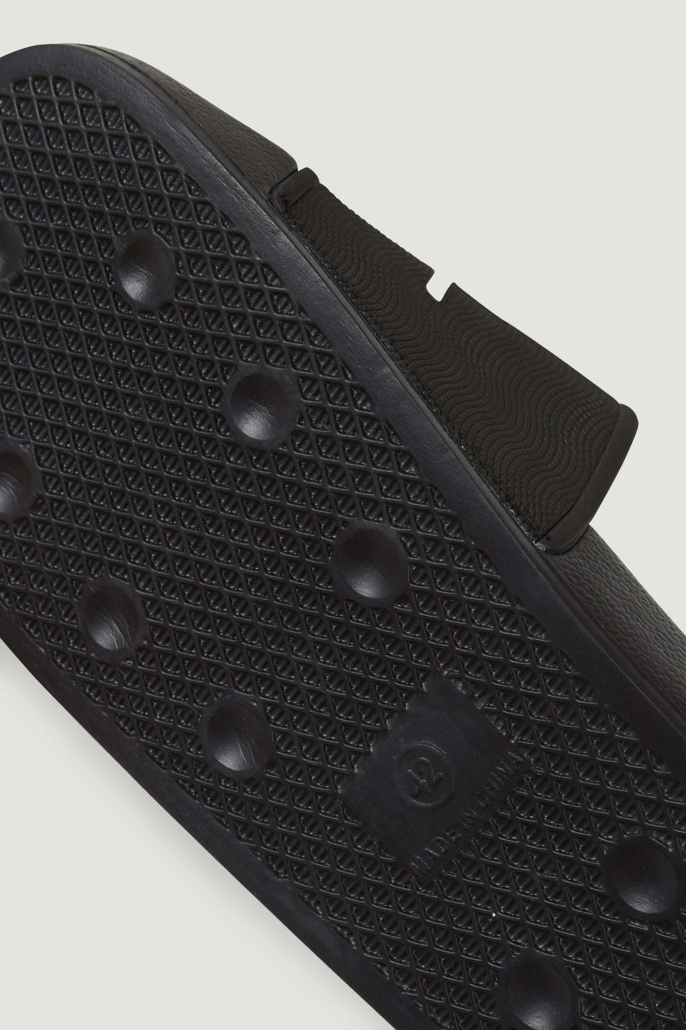 Logo Slides Black Out